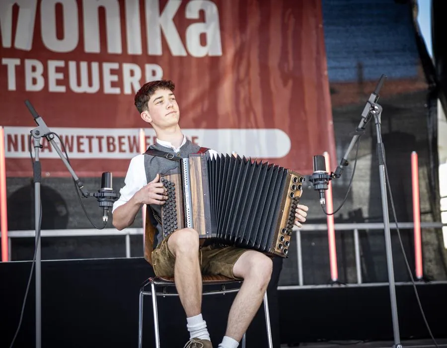 Finalist auf der Bühne am Schlossplatz